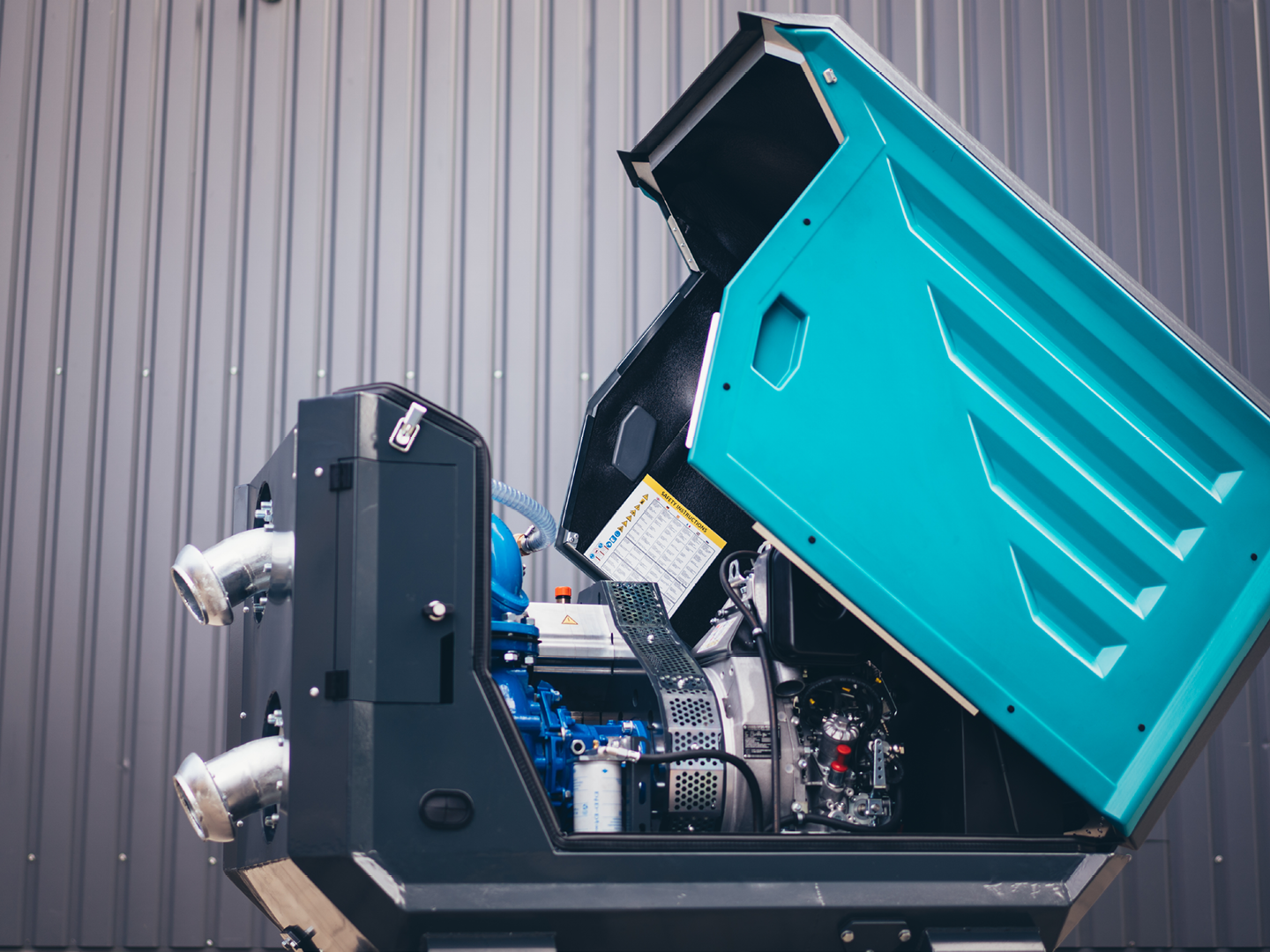 Aeonpump Raptor 4D productfoto behuizing open buiten